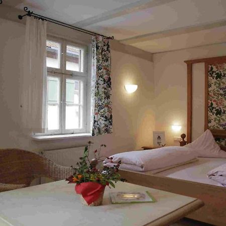 Hotel Weisses Ross Dinkelsbuhl Bagian luar foto