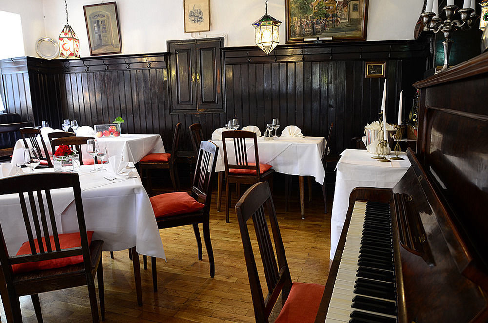 Hotel Weisses Ross Dinkelsbuhl Bagian luar foto