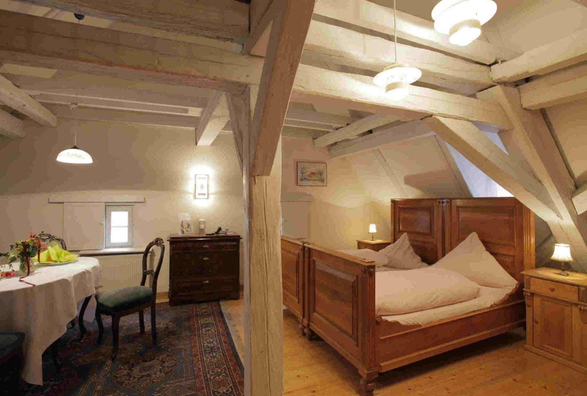 Hotel Weisses Ross Dinkelsbuhl Bagian luar foto